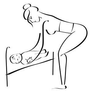alt="Поднять ребенка безопасно для спины"
